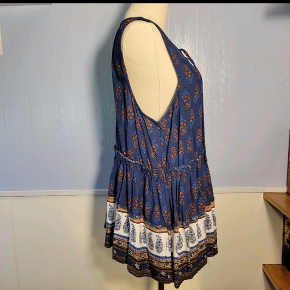 Maurices 0X Blue Orange Paisley Crisscross V Neck Ruffle Flowy Sleeveless Blouse - Picture 4 of 9